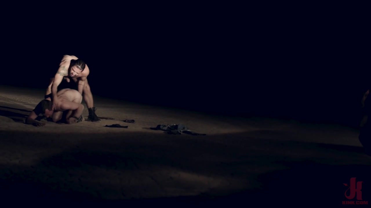Desert : Dominic Pacifico Dominates Alex Hawk - KinkMen