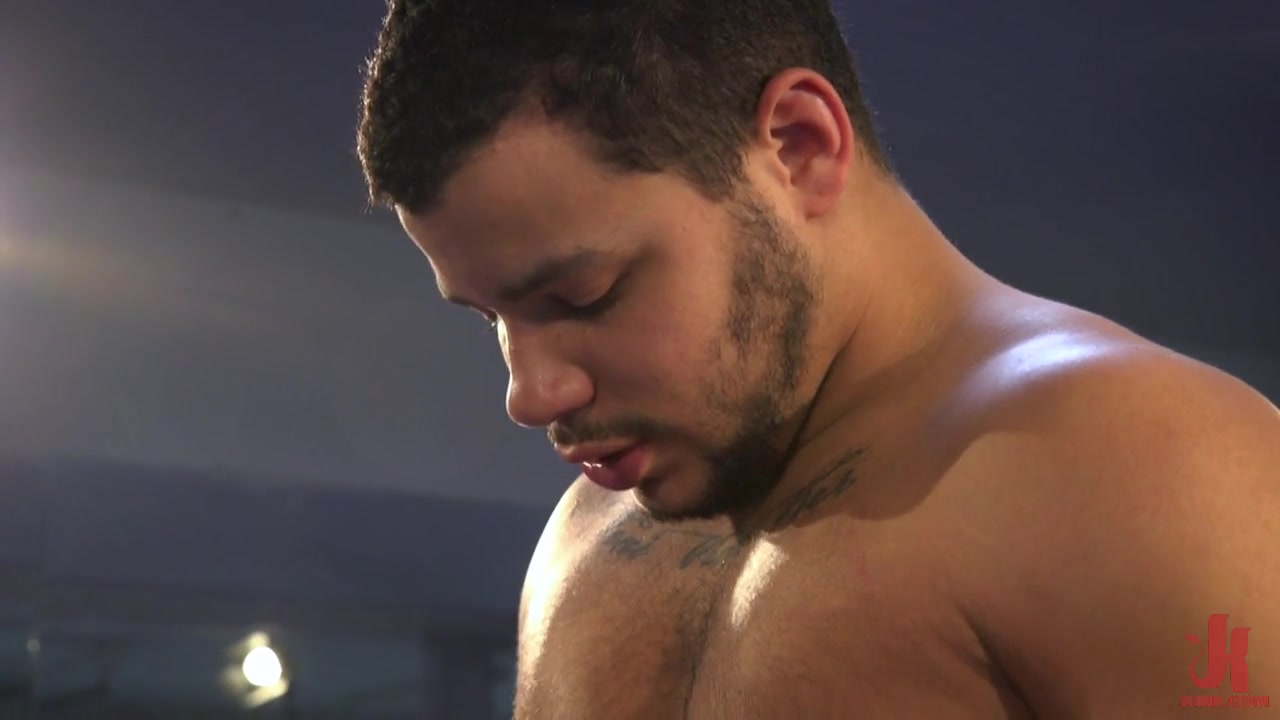 Pierce Paris Challenges Kaden Alexander - KinkMen