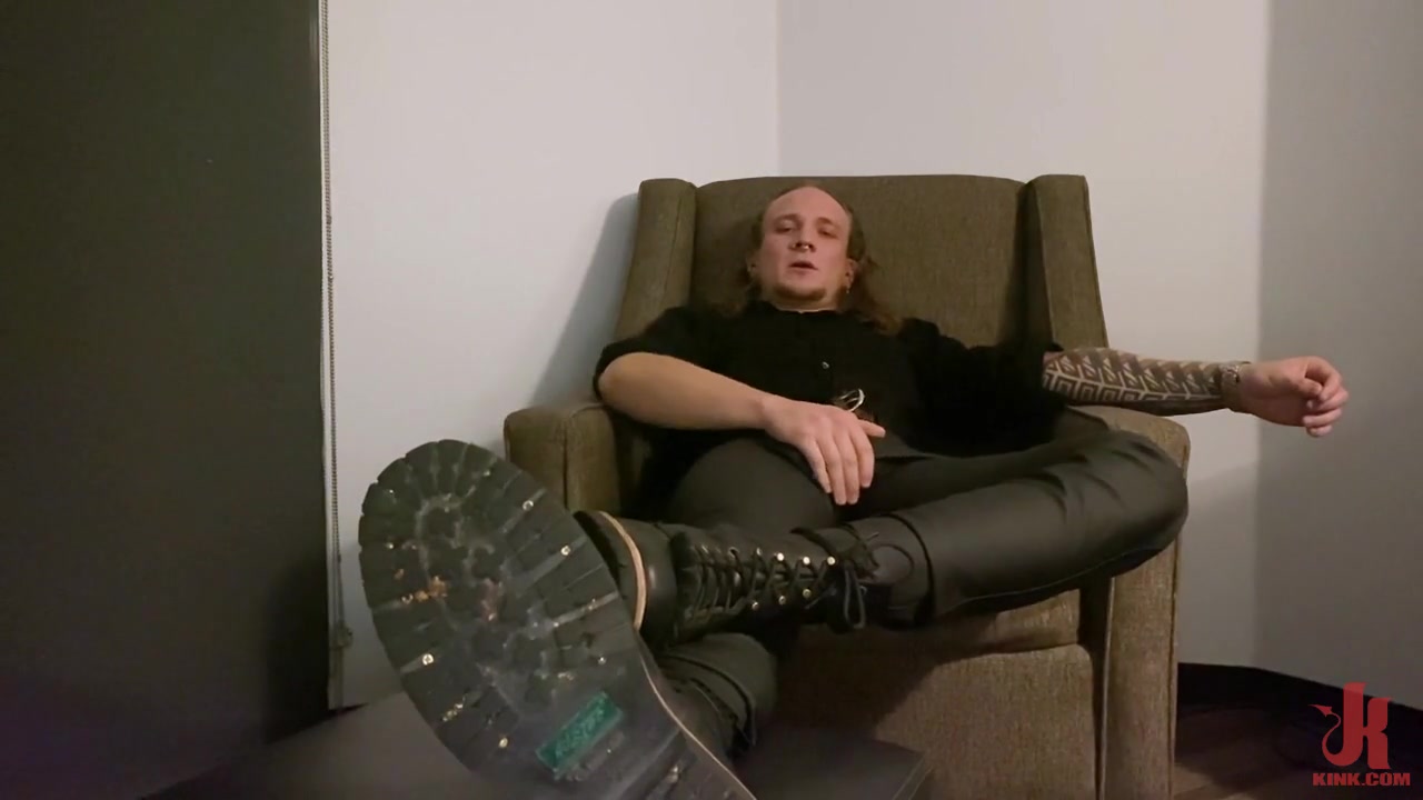 Peter Hooke Unloads Hot Jizz - KinkMen