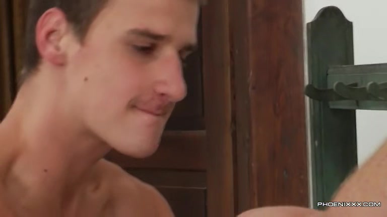 Muscle Bottom Gets Raw Dick - Benjamin Dunn & Danny Gell