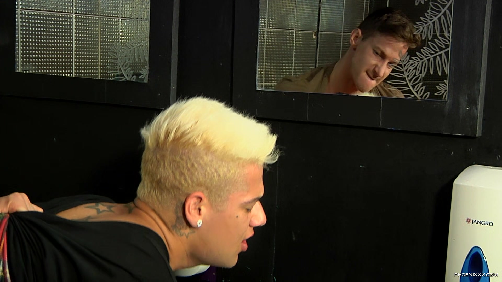 Men's Room Flip Fucking - Darius Ferdynand & Mickey Taylor