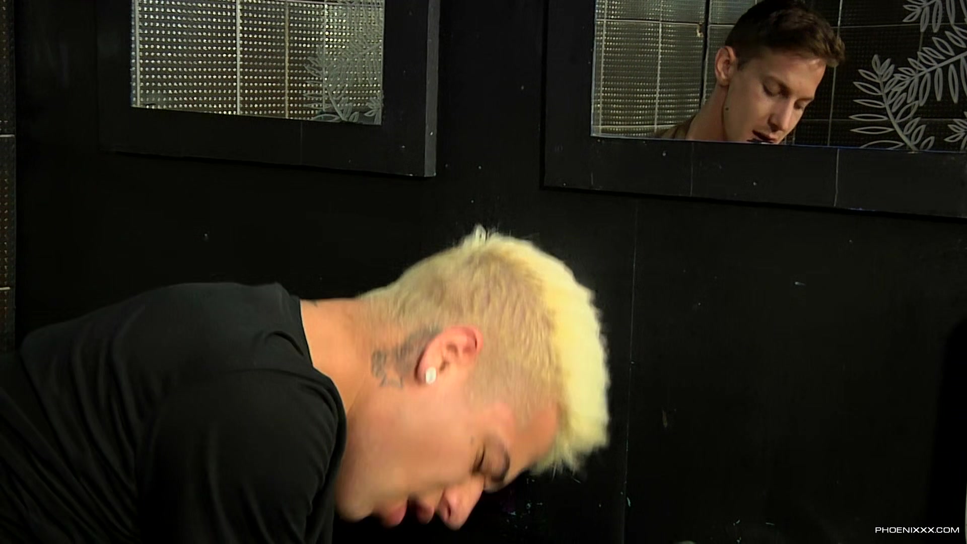 Men's Room Flip Fucking - Darius Ferdynand & Mickey Taylor