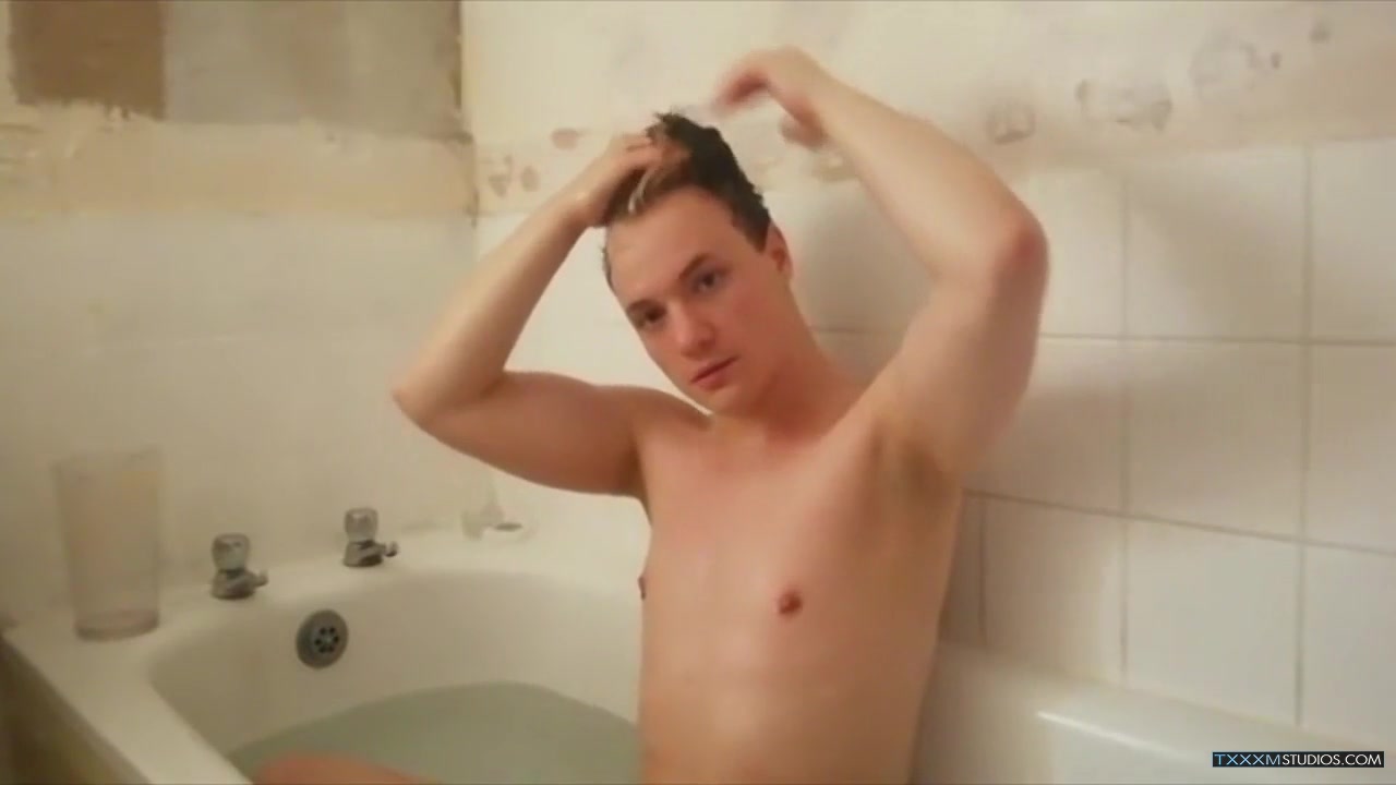 Wet Fun With Twink Jamie - Jamie Coxx