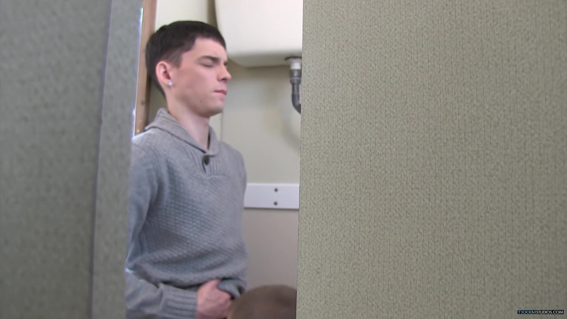 Bareback In The Toilets - Owen Jackson & Aaron Aurora