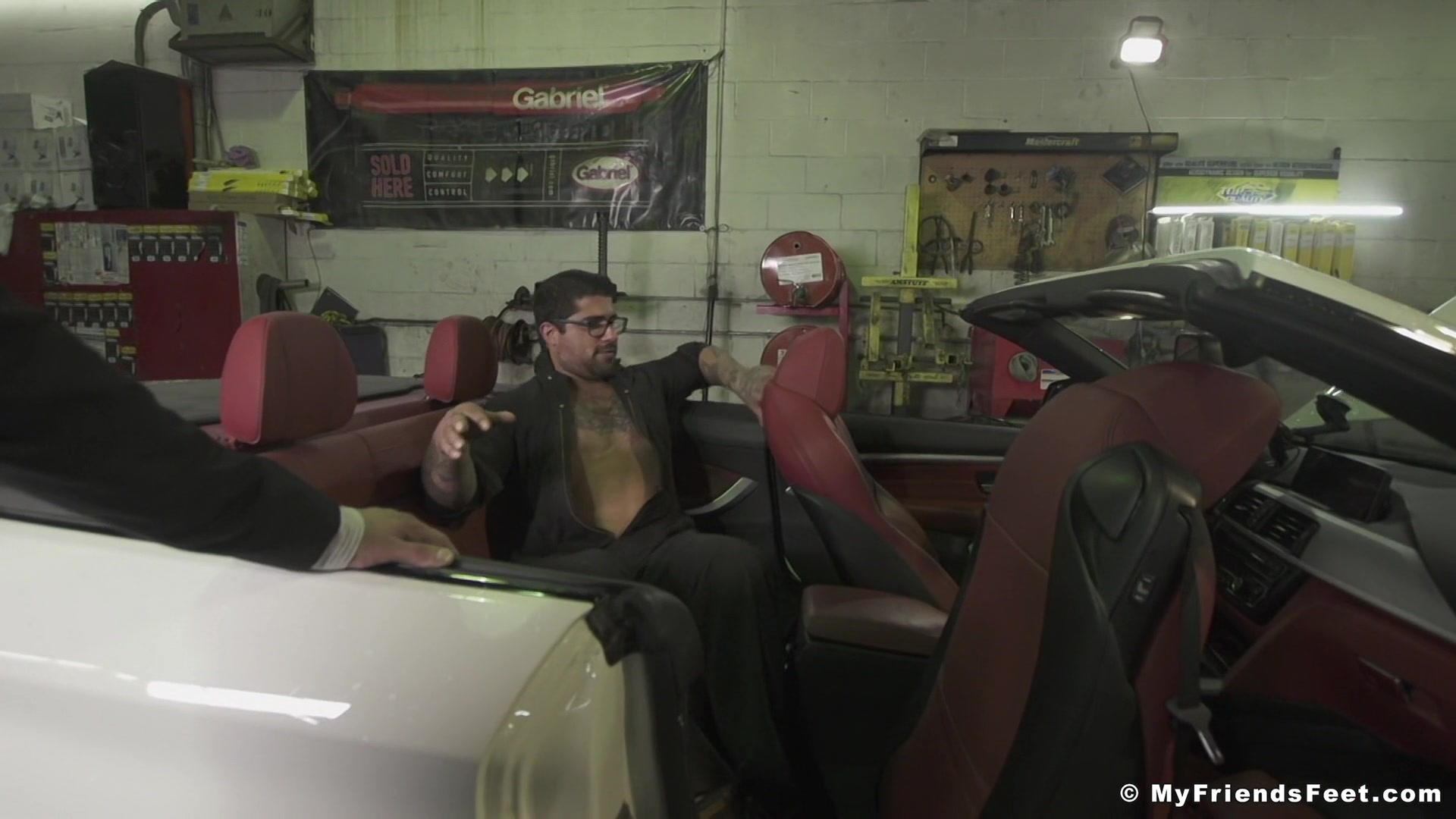 Mechanic Ryan Worshiped - Ryan