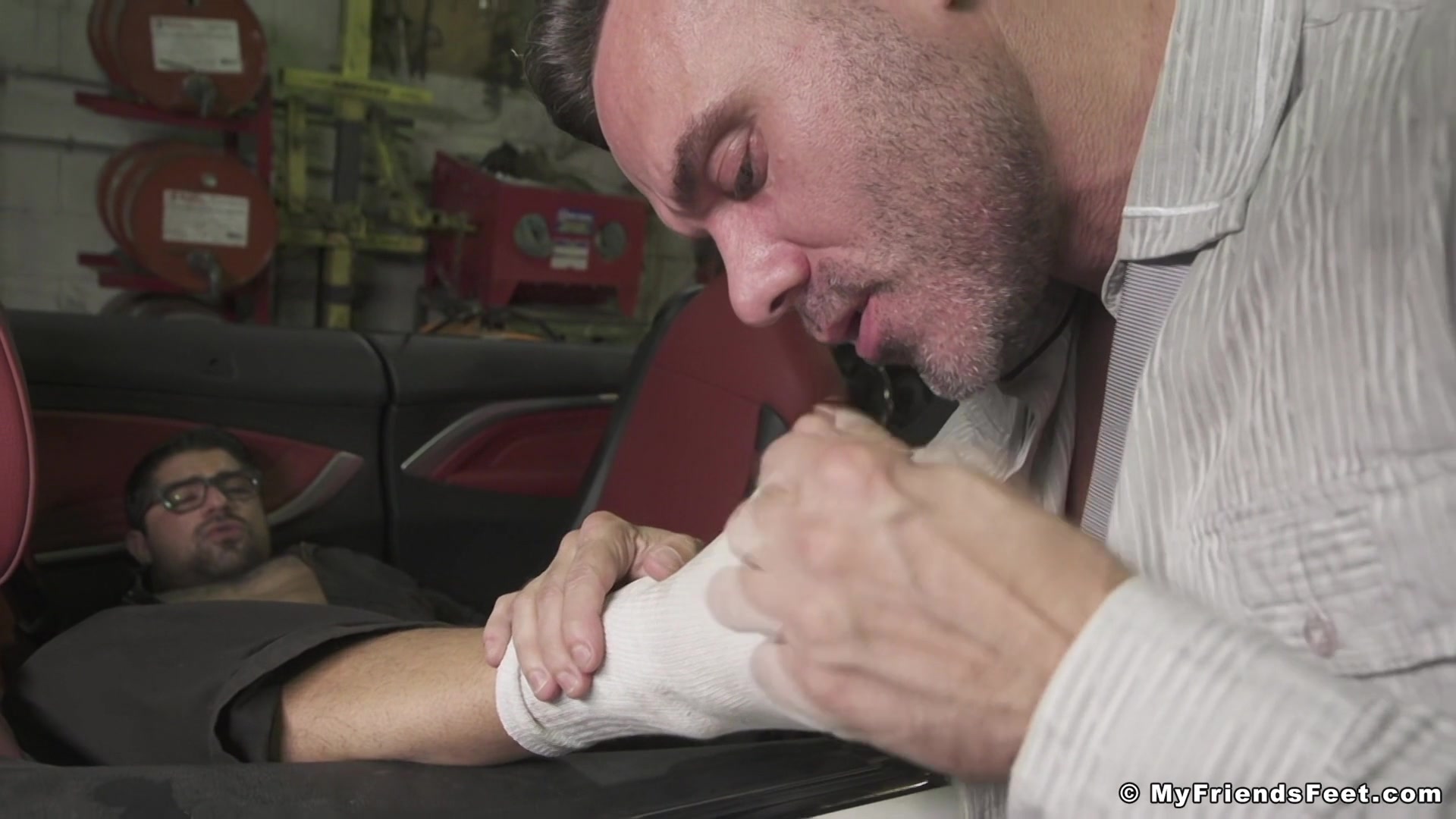 Mechanic Ryan Worshiped - Ryan