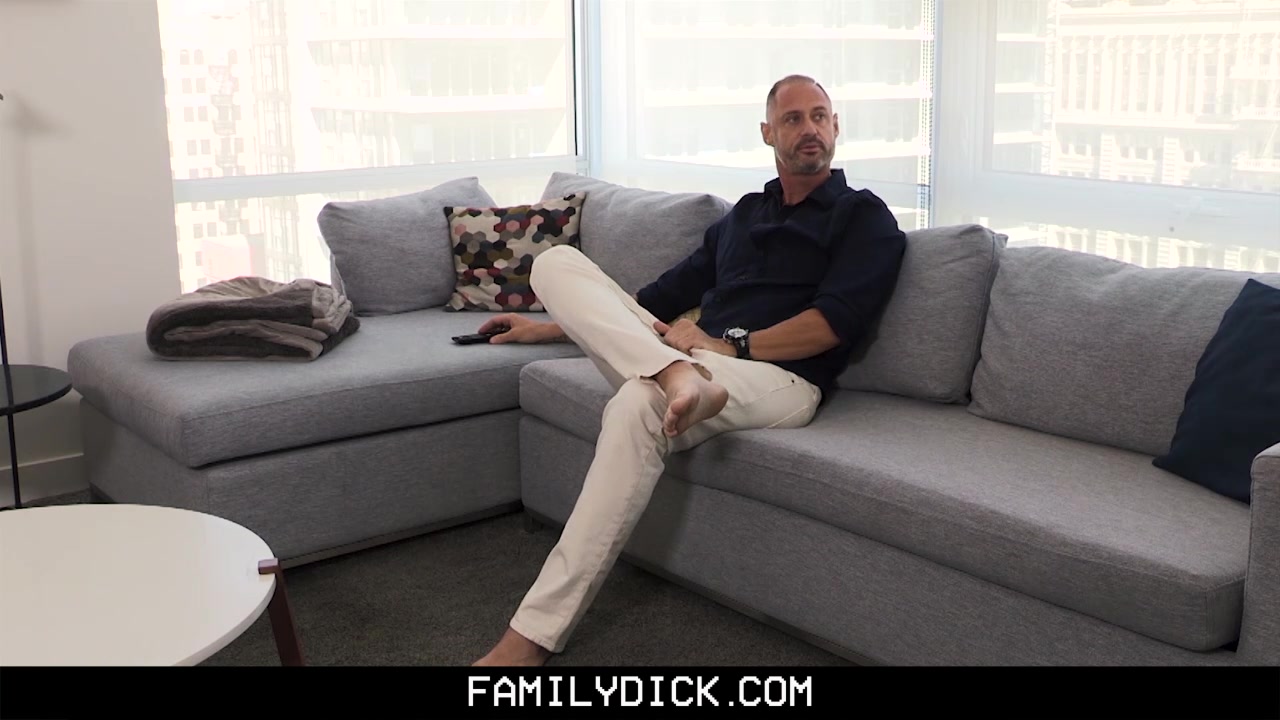 Stepdad's Boyfriend Chapter 3: Bad Date - FamilyDick