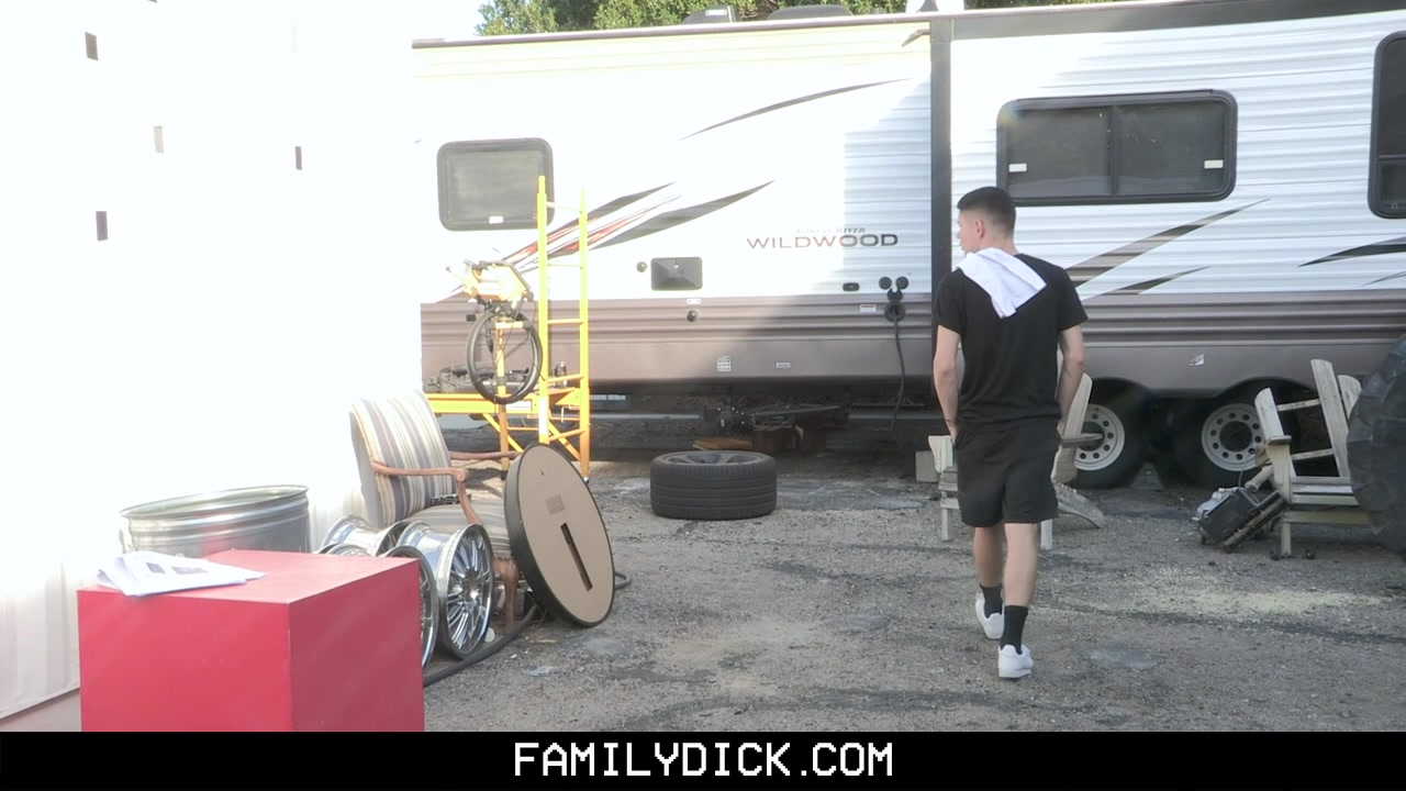 Country Step daddy Ch 2: Locker Room Spy - FamilyDick