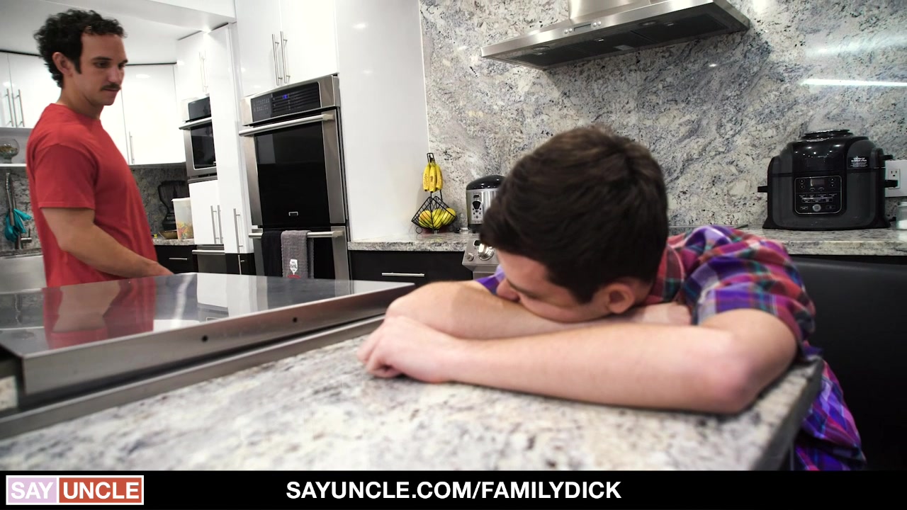 Greg Holds Down The Fort Ch 1: My Favorite - FamilyDick