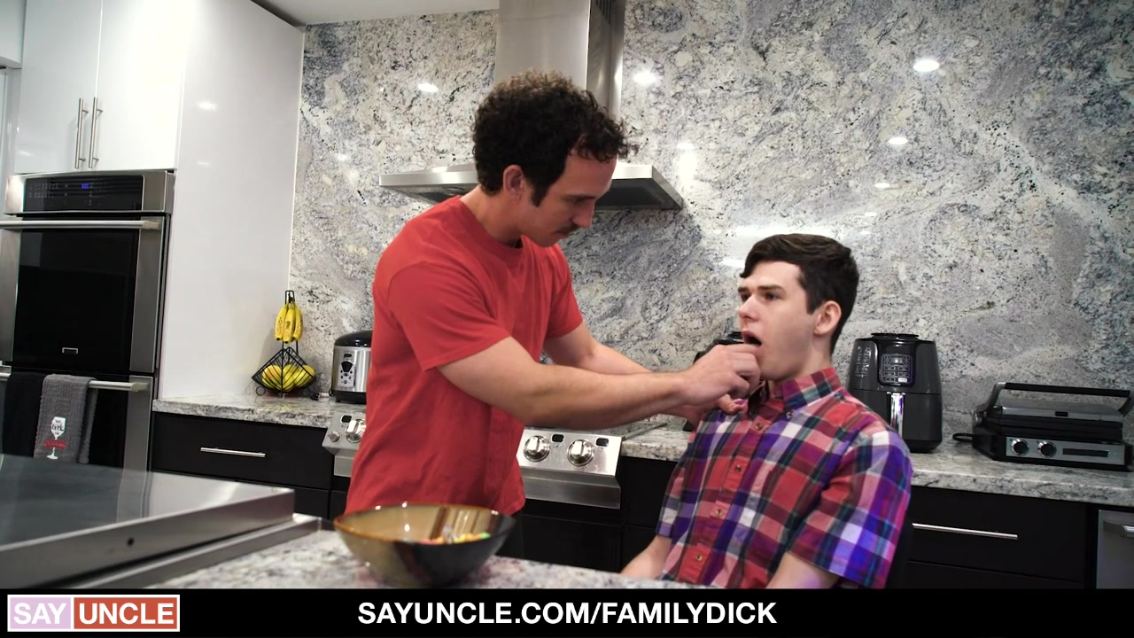 Greg Holds Down The Fort Ch 1: My Favorite - FamilyDick