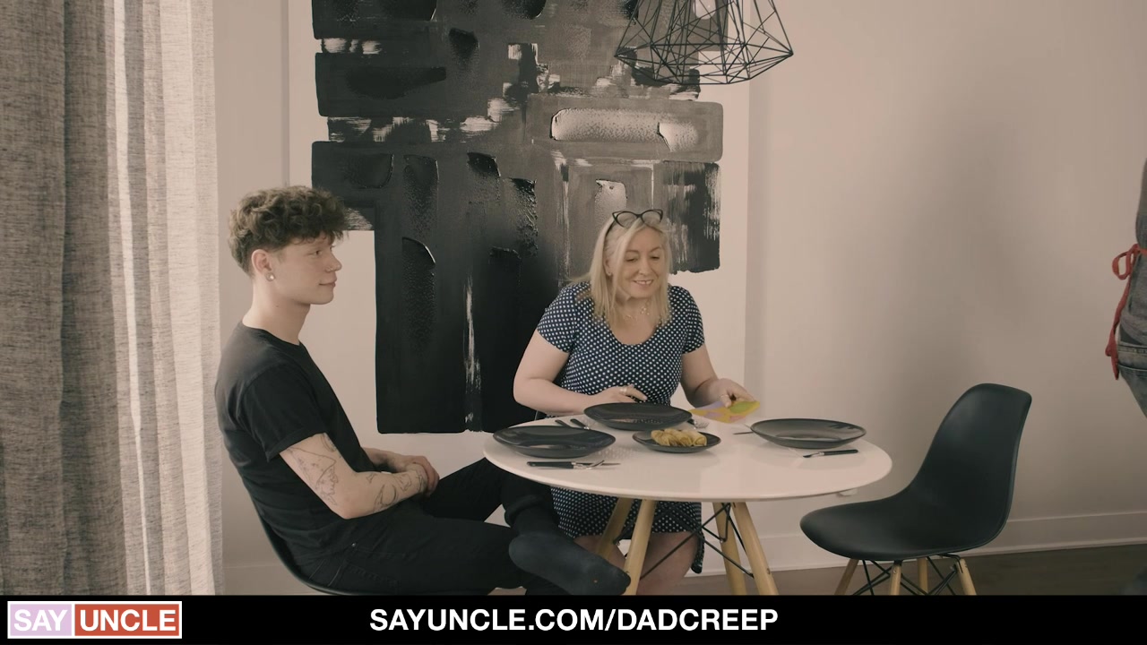 Hot Bottom - DadCreep