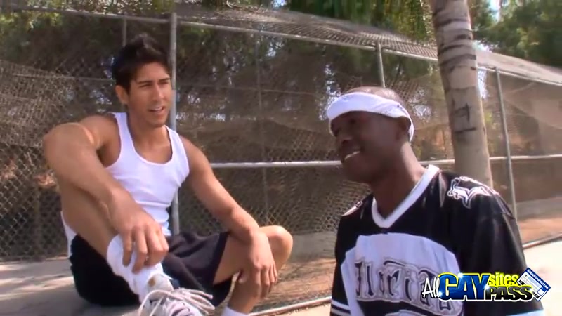 Horny Black Gay Goes Bottom - AllGaySitesPass