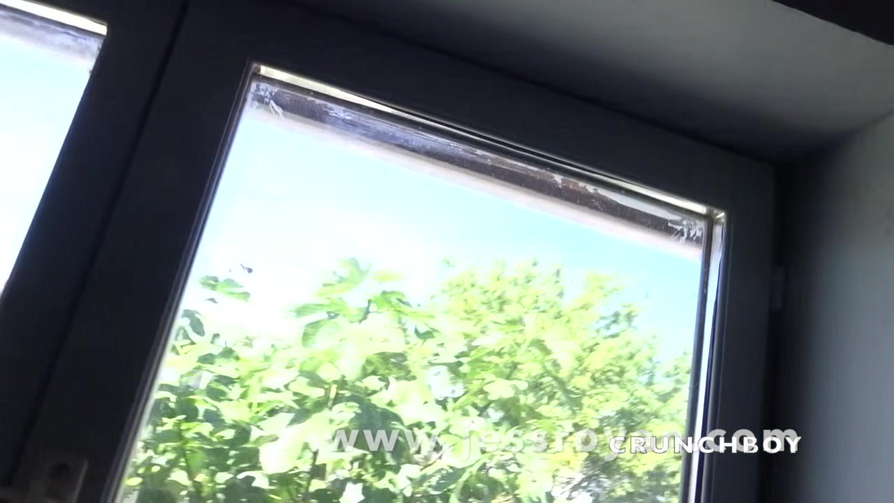 real french straight arab of 20 YO accept to be sucked by his gay frendh and fuck bareback his hole