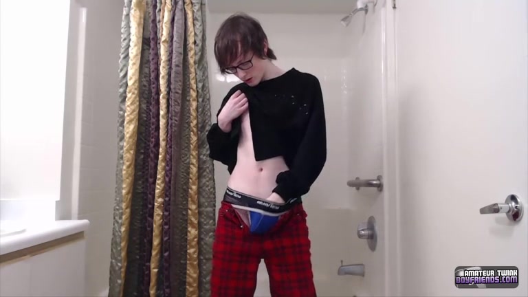 Leo & His Hard teen 18+ Cock - Leo Matthews
