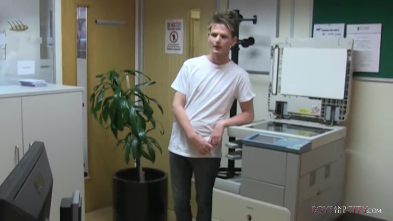 The Cute Contractors Are Easily Distracted - Joey Costello, Jordan Davis & Oscar Roberts