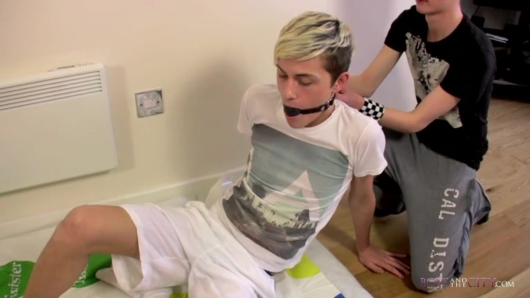 When Twister Gets Kinky - Kyle Wilkinson & Skylar Blu