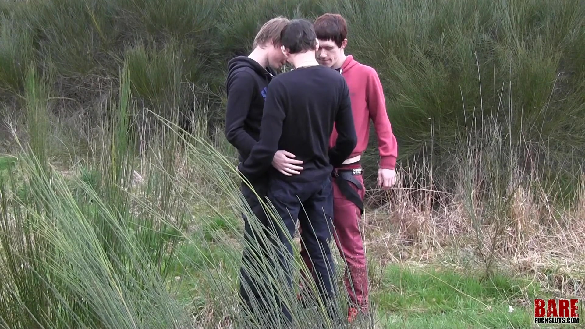 Cruising For A Bareback Threesome - Luke James, Josh Parker & Aaron Aurora
