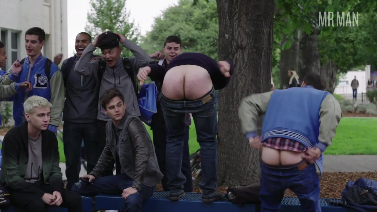 Miles Heizer and 13 Reasons Why Casts HOTTEST Nudity/Gay Sex - Mr.Man