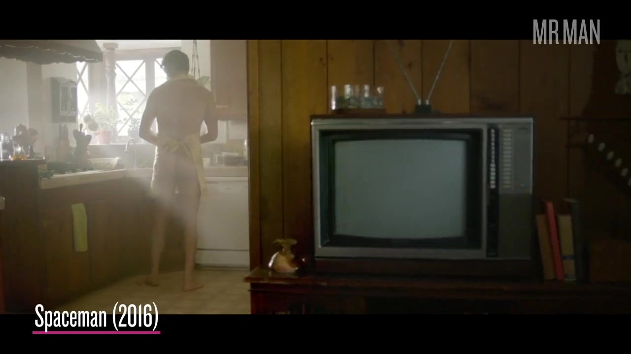 Hottest 'Gapin Apron' Scenes Bring Peaches And Even A Big Eggplant - Mr.Man