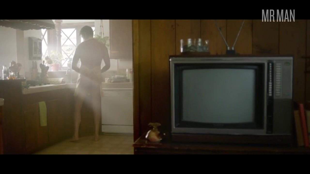 Hottest 'Gapin Apron' Scenes Bring Peaches And Even A Big Eggplant - Mr.Man
