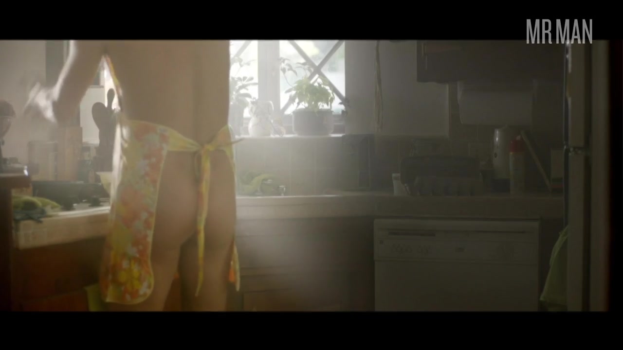 Hottest 'Gapin Apron' Scenes Bring Peaches And Even A Big Eggplant - Mr.Man