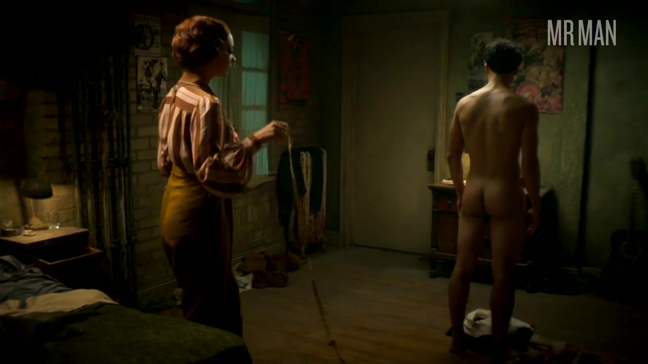 Boob Tube Butts and High-Def Derrieres from Ethan Hawke, Colin Farrell, and More - Mr.Man
