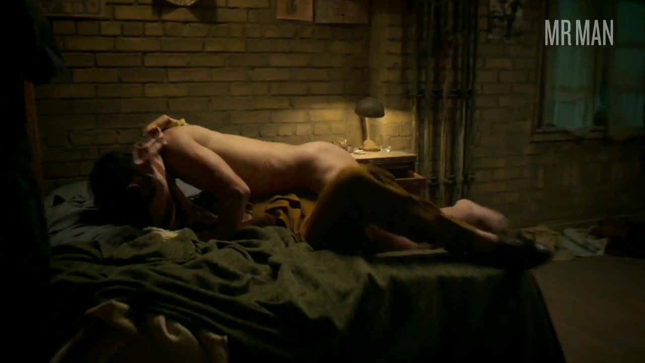 Boob Tube Butts and High-Def Derrieres from Ethan Hawke, Colin Farrell, and More - Mr.Man