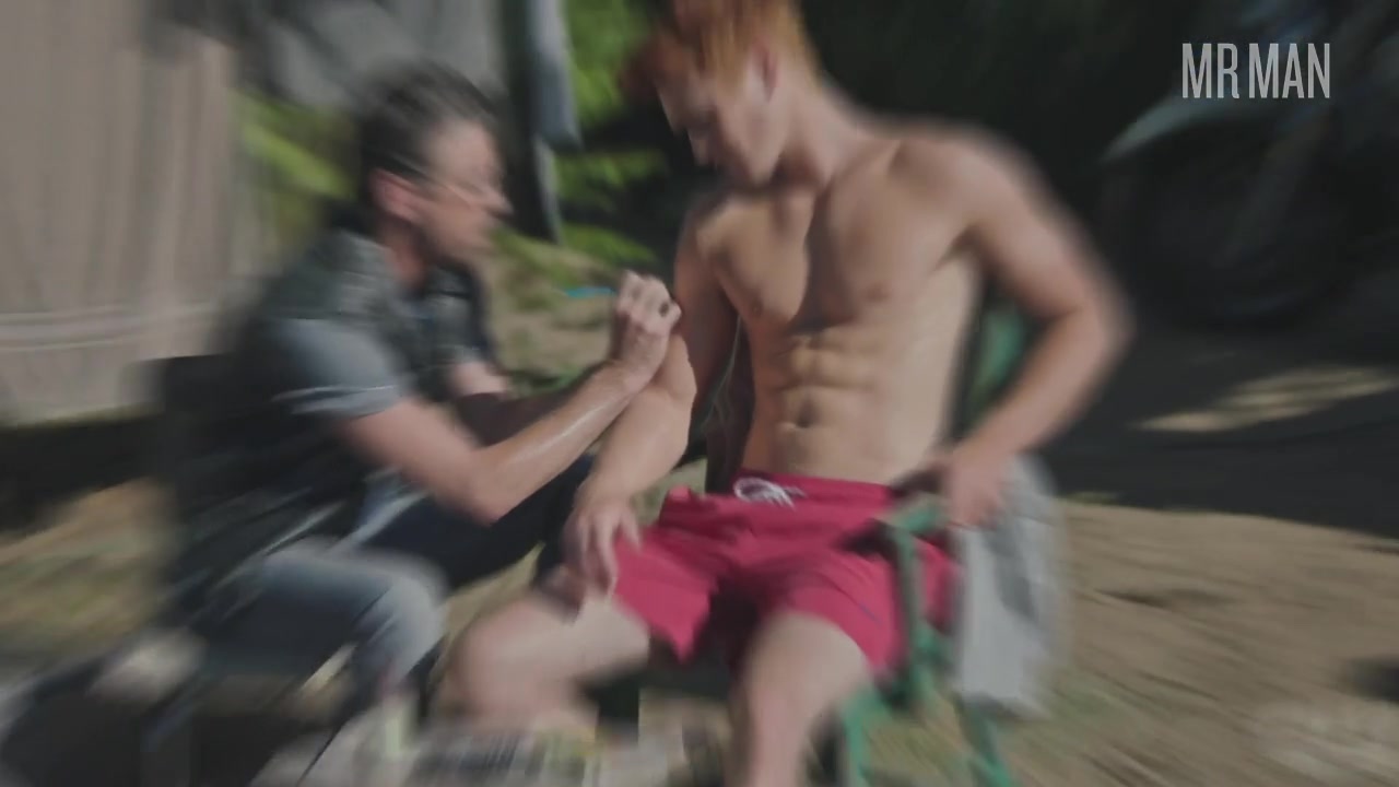 Battle of the Bulge: K.J. Apa vs. Ross Lynch - Mr.Man