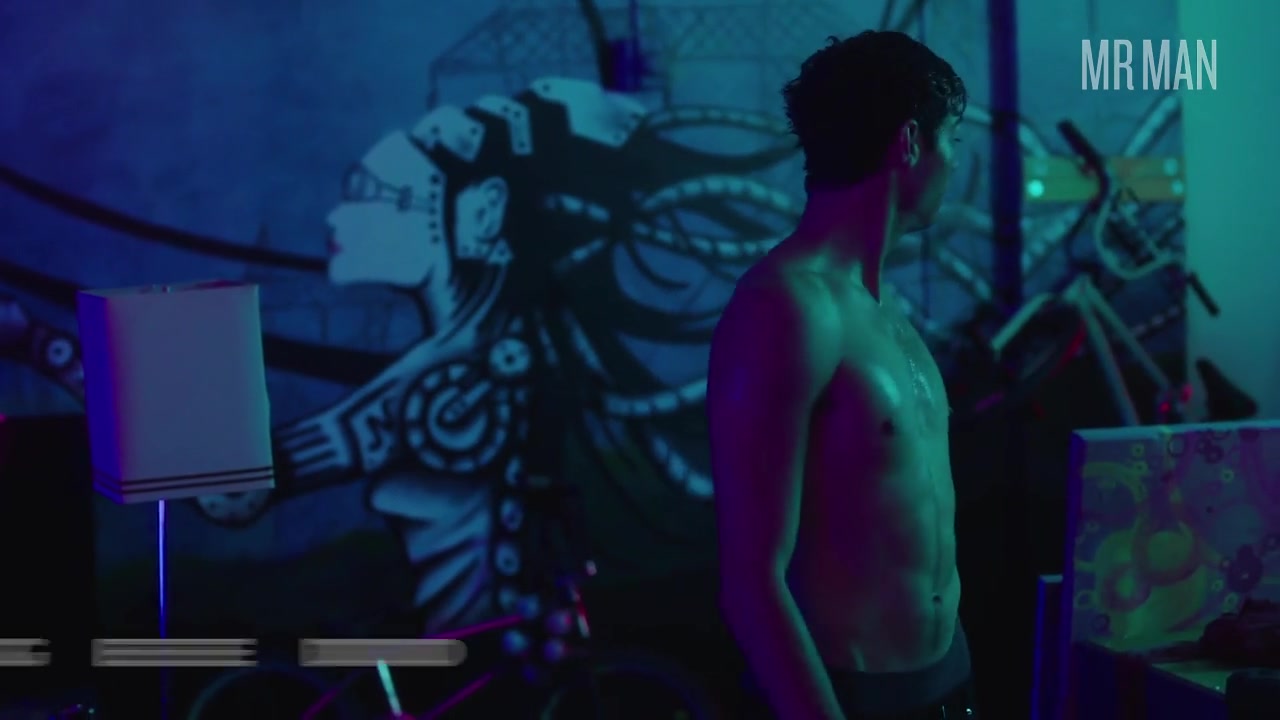 Battle of the Bulge: Noah Centineo vs Jacob Elordi - Mr.Man