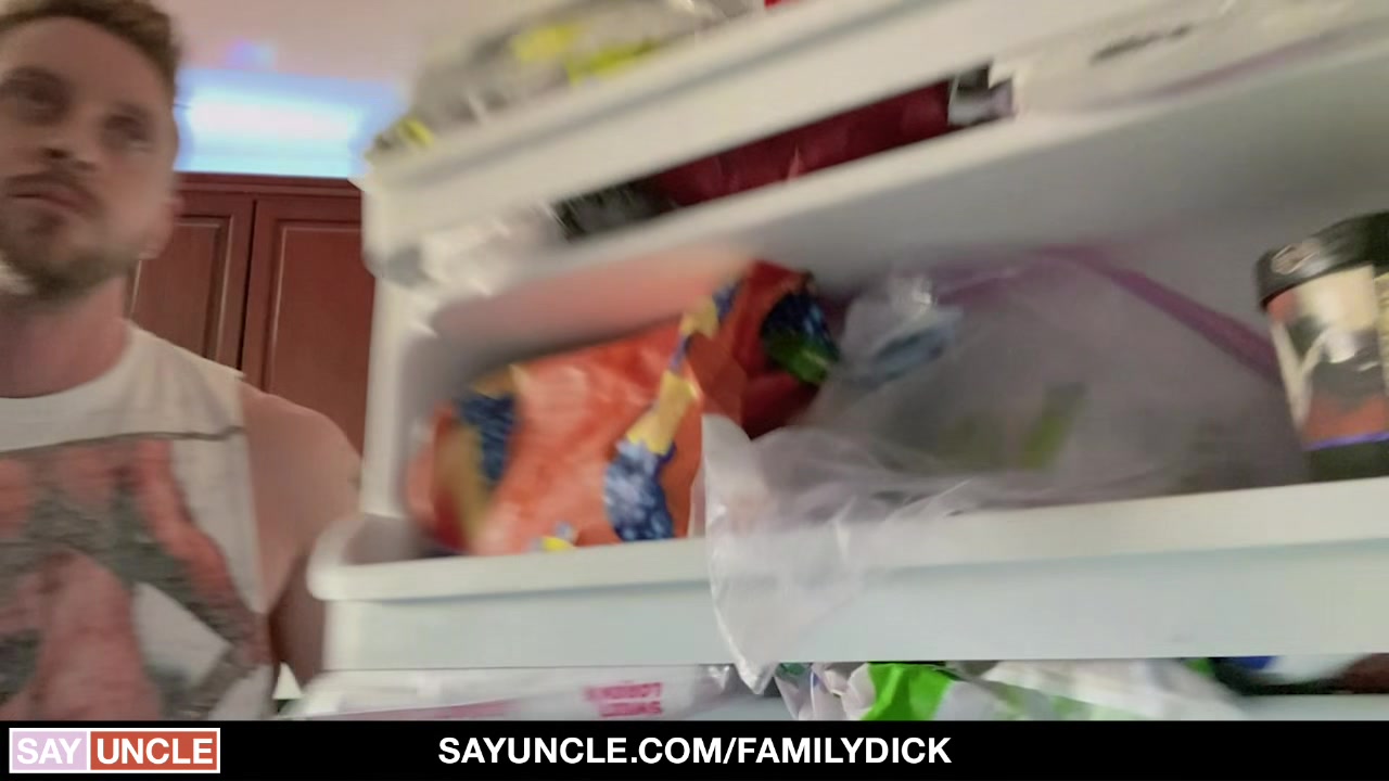 FamilyDick - Johnny Ford Sucks Off Isaac Parker