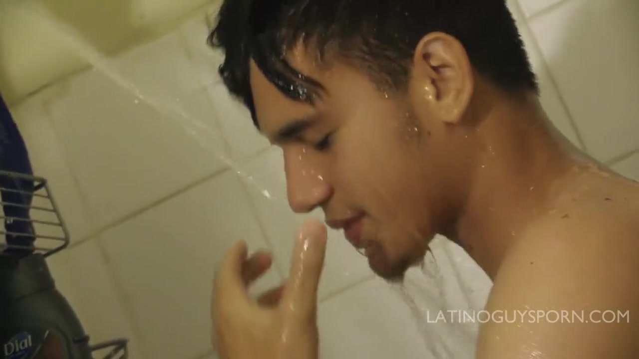 Gorgeous Latin Papi Sergio Shoots Quite A Load - LatinoGuysPorn