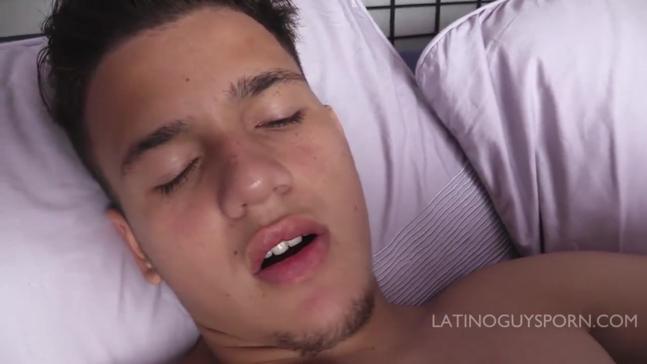 Latin Papi Italo Sucking And Rimming On Young Lating Ass And Cock - LatinoGuysPorn