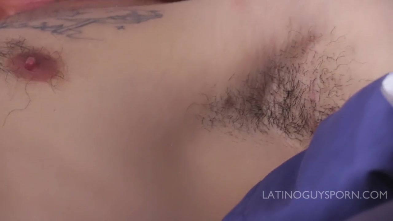 Latin Papis Carle & Ykw In Hot Bareback Action - LatinoGuysPorn