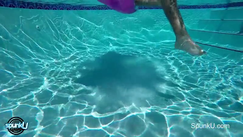 Alex Miles' Xxx Pool Play - Spunku