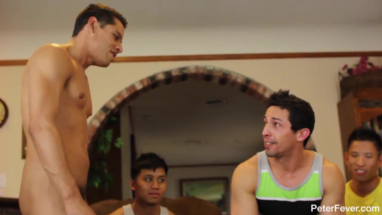 Strip Poker  Poker Bitch - Peterfever