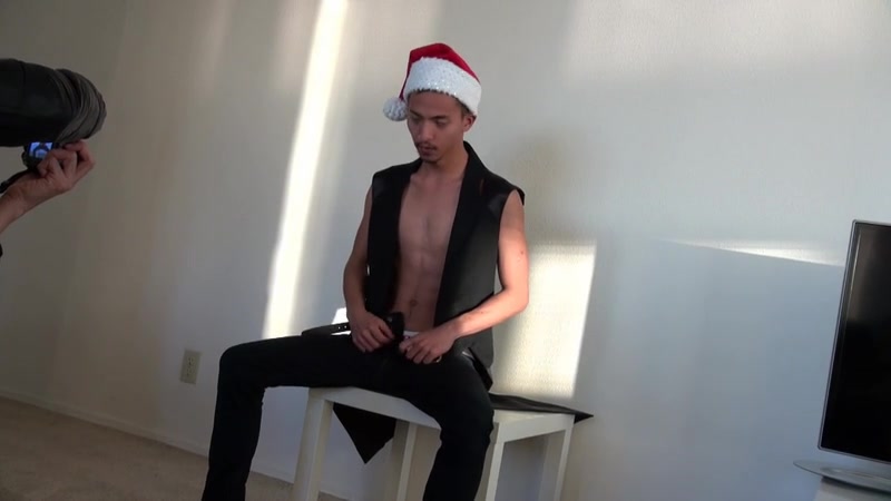 Kenny's Big Cock Christmas - JapanBoyz