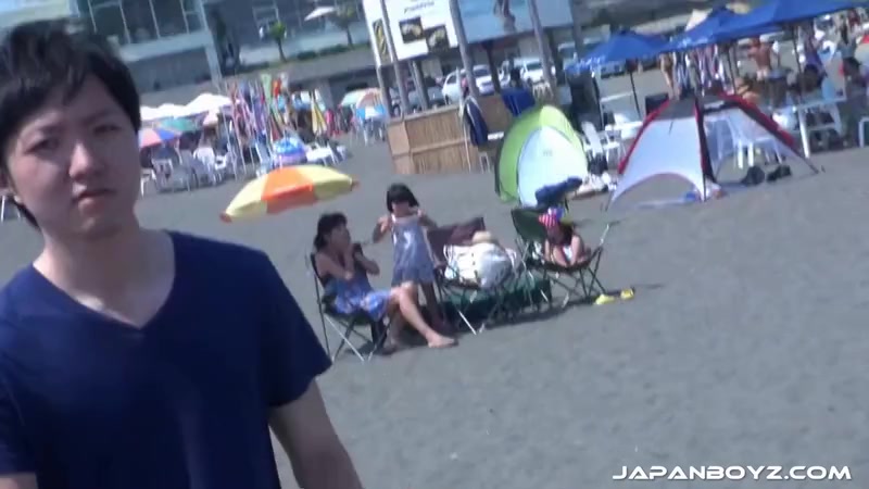 Ume's Beach Debut - JapanBoyz