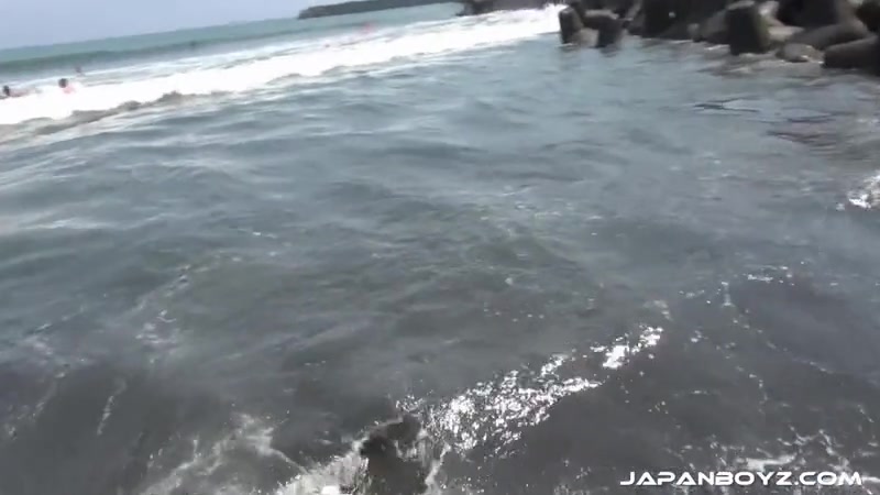 Ume's Beach Debut - JapanBoyz