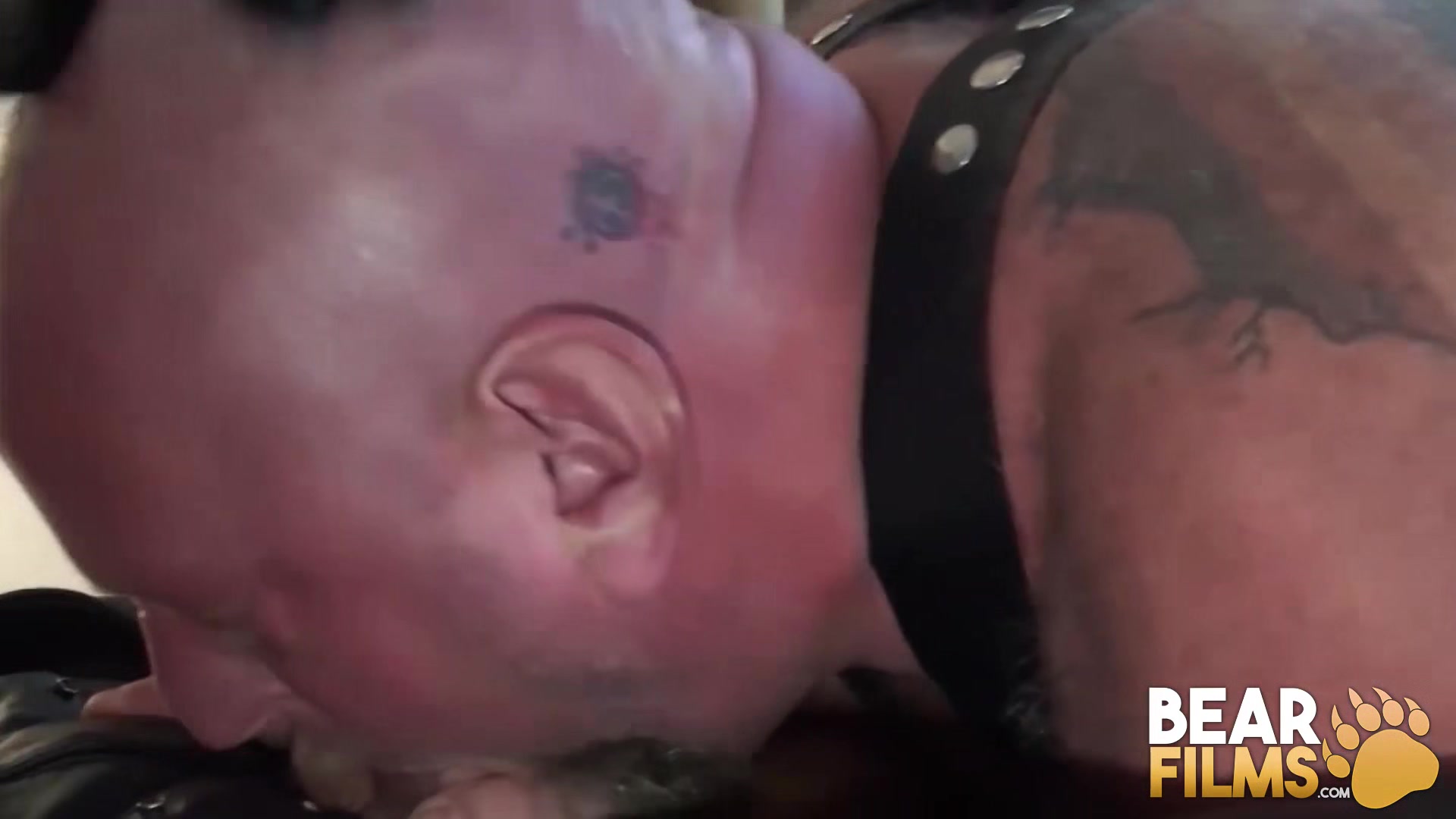 BEARFILMS Leather Step daddy Steve Sommers Barebacks Old Bear