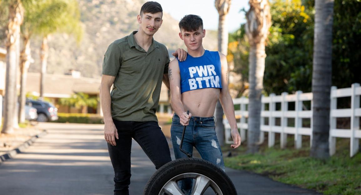 Michael Jackman & Avery Jones in Breakdown - NextdoorWorld