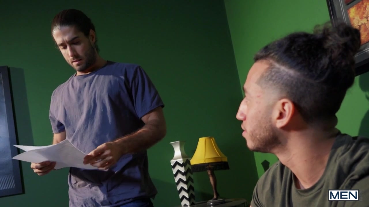 Diego Sans & Xavier Cox in Final Call - MenNetwork