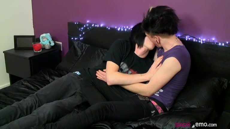 Emo Buddies Know How To Get Each Other Off - Josh Osbourne & Zaccary Plastic