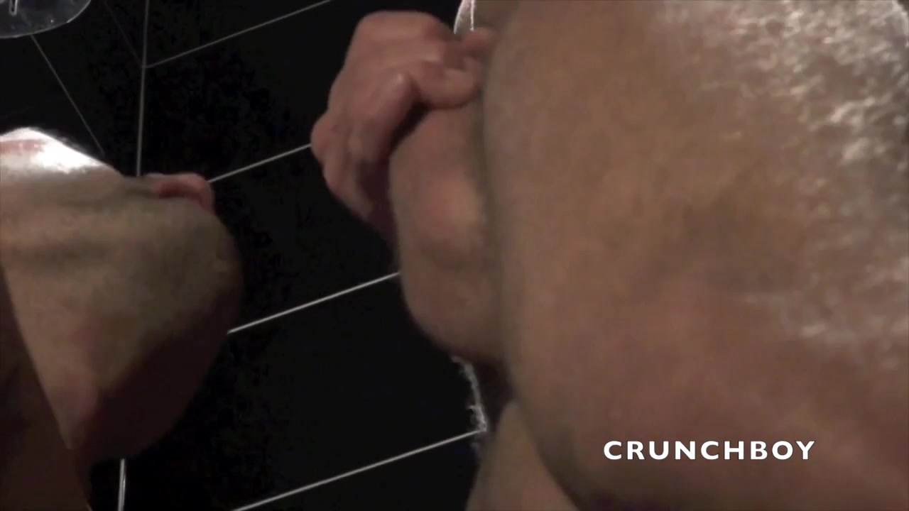 Mike fucked by Tony Axel under the shower water - CrunchBoy