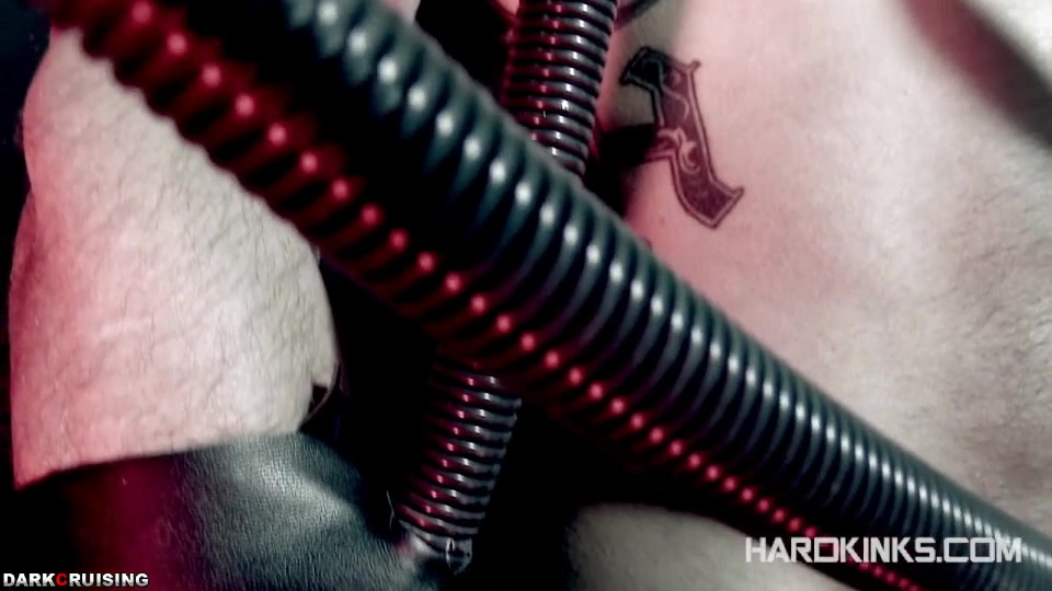 HardKinks - Perfect man, perfect dick