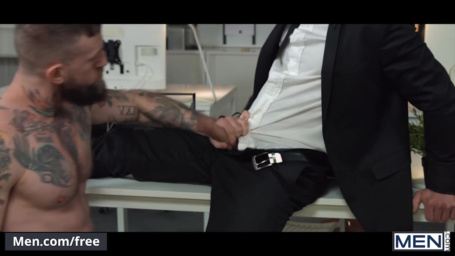 Men com Paddy OBrian Troy Daniels Putting the ASS in Assistant 3