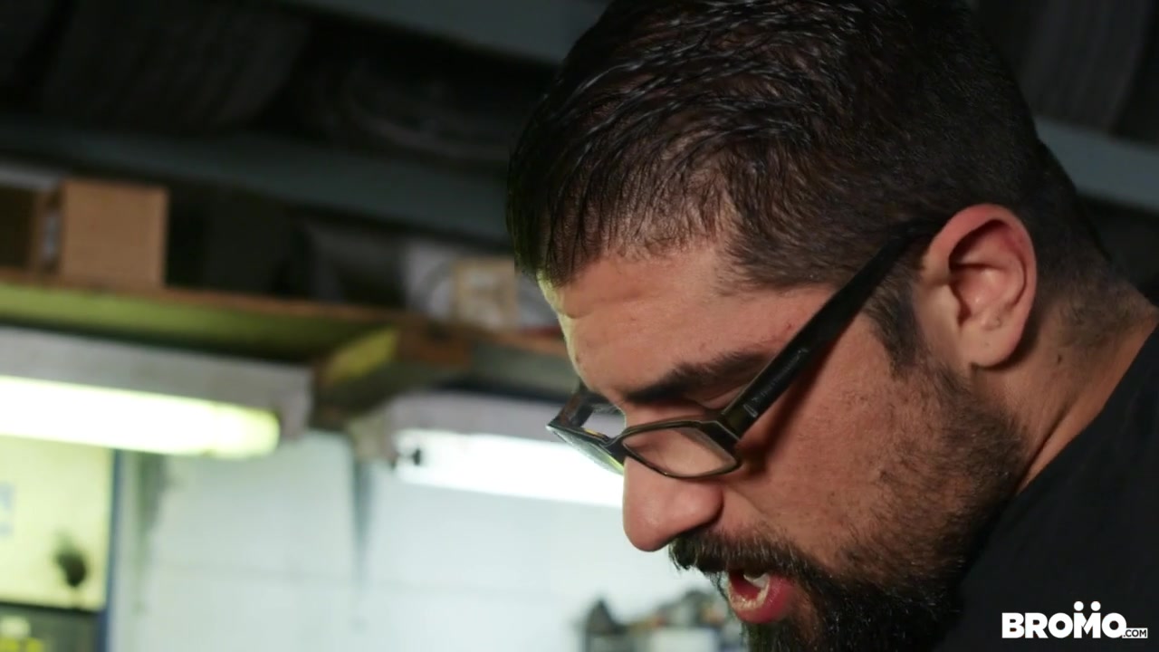 Ryan Bones & Lev Ivankov in Gonzo Garage: Bareback - BROMO