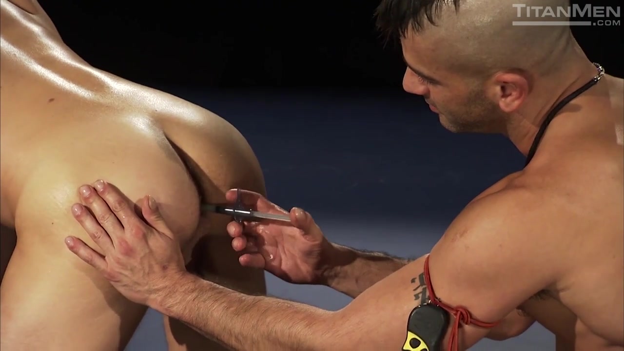 Tony Buff & Steven Daigle in Kennel Master: Tony Buff And Stephen Daigle - KinkMen