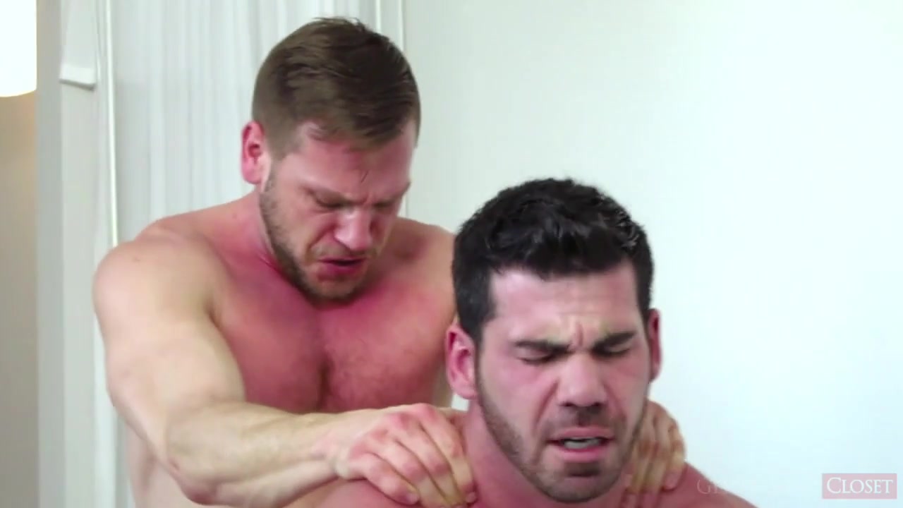 Billy Santoro & Hans Berlin in Silhouette: Billy Santoro, Hans Berlin - KinkMen