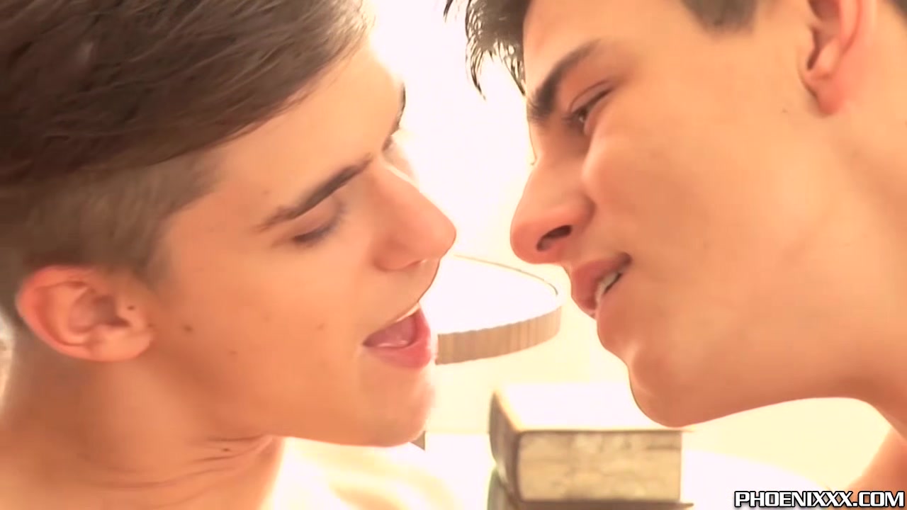Twinks suck each others dicks off before raw butt fucking