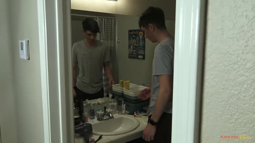 Jared Scott & Jamie Ray in Bad Roommate - SpankThis